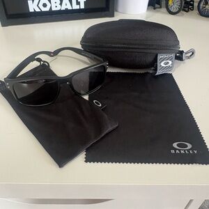 Oakley Black Sunglasses with Black Case and Cloths